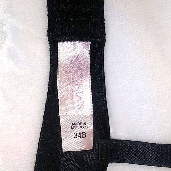 Victoria Secret black lace underwire bra - Picture 3 of 3